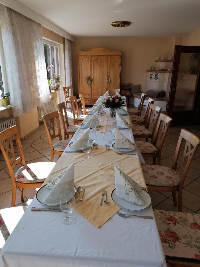 Wein Und Gastehaus Marlene Pohl Hotel Kinheim Buitenkant foto