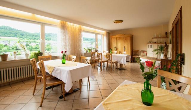 Wein Und Gastehaus Marlene Pohl Hotel Kinheim Buitenkant foto