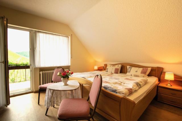 Wein Und Gastehaus Marlene Pohl Hotel Kinheim Buitenkant foto